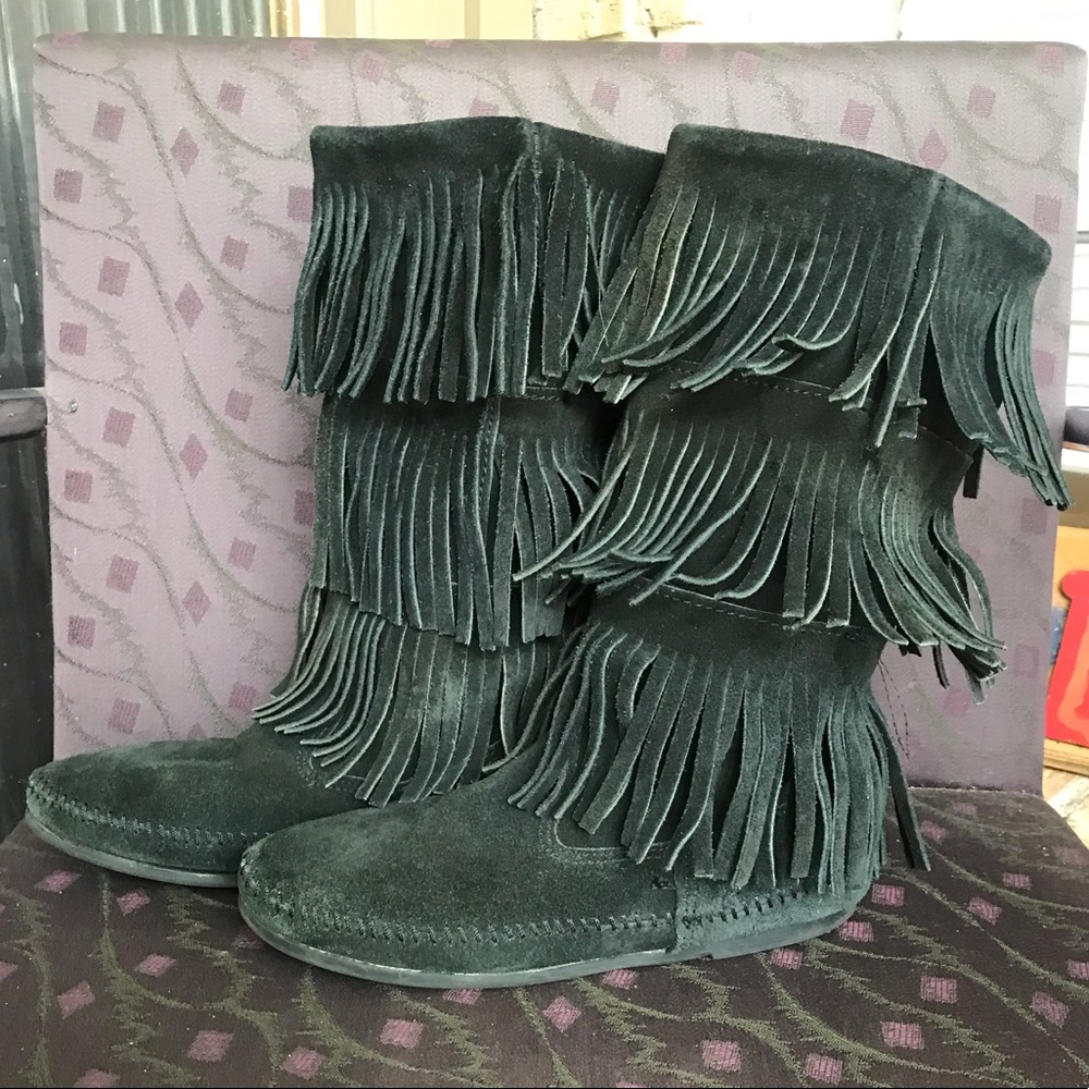Minnetonka Black Fringe Boot Size 7.5